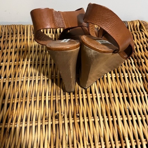 DVF Sunny Cutaway Wedge - Picture 4 of 7